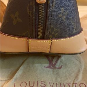 Louis Vuitton Hand bag